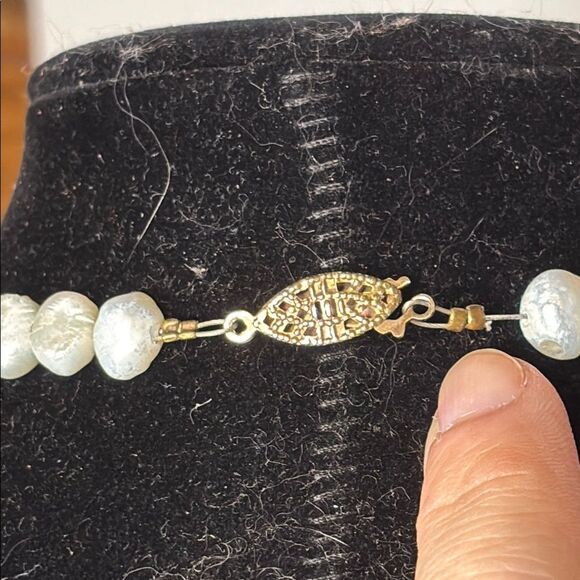 Vintage Classic Pearl and Shell Beaded Single Strand Necklace 19” - Picture 6 of 6